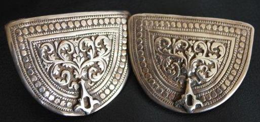 Antiuqe Omani silver bullet purse